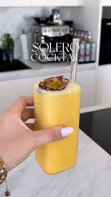 𝓛𝓲𝓿 ✨ on Instagram: "fav summer cocktail (with or without alcohol 💛) #cocktails #solero #summerdrink #food #reels #reelsinstagram #dolceandgabbana" Food Reels, Cocktail Sauce, Bourbon Cocktails, Rum Cocktail, Summer Cocktail Recipes, Tequila Cocktails, Summer Cocktail, Vodka Cocktails, Wine Cocktails