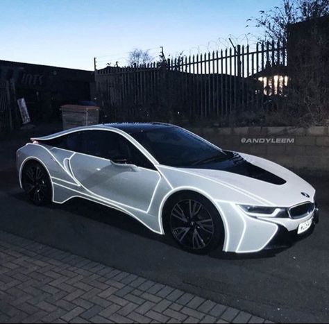 White Tron bmw i8 Xe Bugatti, Aventador Lamborghini, Carros Bmw, Audi Rs5, Top Luxury Cars, Lux Cars, Bmw M6, Audi S5, Lamborghini Cars