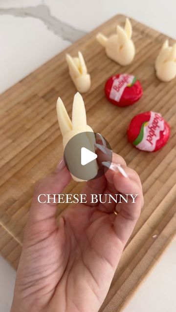 694K views · 18K likes | Nicolle | Cheese, Wine, Easy Appetizers & Recipes on Instagram: "These cheese bunnies are the cutest addition to your Easter get togethers 🧀🐰 and all you need to make them is a @babybelus cheese! Add them to charcuterie boards or serve as is! 

TIP: when creating the two slits for the ears and tail to go into, make sure you don’t make them too big. Just enough to put in the cheese ears and tail 🐰

SAVE to recreate these cheese bunnies for Easter and follow @convinoboard for more ✅🧀
 
•
•
#easyappetizers #cheese #appetizers #easter #easterfood #foodie #charcuterieboard #easterideas #foodstyling #easterbunny #eastertable" Easter Art Kids, Easy Appetizers Recipes, Holiday Party Treats, Christmas Appetizers Easy, Easter Party Food, Fire Cracker, Cheese Wine, Easter Menu, Bite Size Appetizers