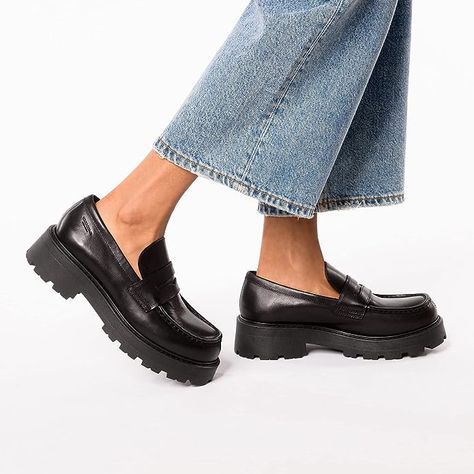 Vagabond Shoemakers Cosmo 2.0 chunky loafer Vagabond Cosmo 2.0, Vagabond Shoemakers, Chunky Loafer, Chunky Loafers, Blue Suede Shoes, Penny Loafer, Paris Street, Ankle Bootie, Blue Suede