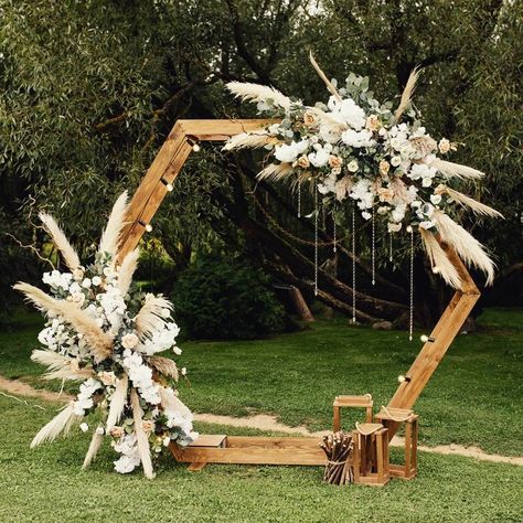 Wedding Backdrop Octagon, Arch Decoration Wedding Boho, Octogan Wedding Arches Boho, Hexagon Wedding Arch Flowers Boho, Octogon Archway Wedding, Hexagon Wedding Arch Flowers, Octagon Wedding Arch, Hexagon Wedding Arch, Boho Summer Wedding