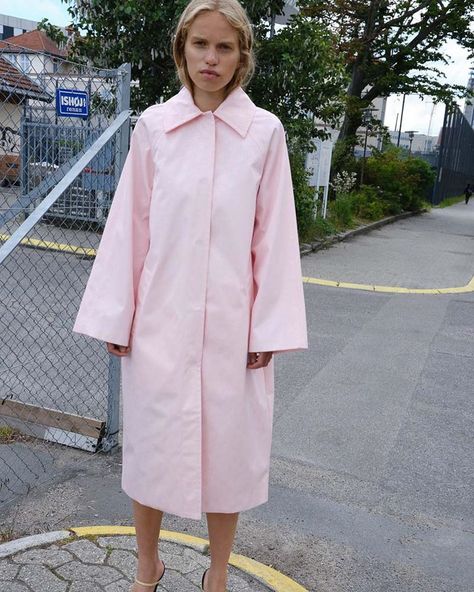 Saks Potts on Instagram: “COL13 - MILAN COAT, BABY PINK” Baby Pink Coat, 2020 Style, Saks Potts, Copenhagen Style, Black Baby, Fall Fits, Pink Sky, Bella Hadid, Look Cool