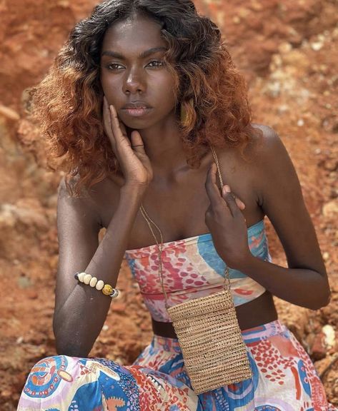 Cindy Rostron, Aboriginal Australian model Aboriginal Portrait, Aboriginal Fashion, Character Help, Sun People, Australian Aboriginals, Australian Culture, Weird Photos, Australian People, Pretty Vibes