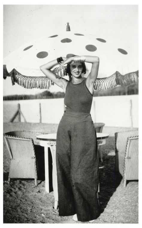 The Interwar Gender-Bending Glamour of the Beach Pyjama Renee Perle, Beach Foto, Beach Pajamas, Historical Clothes, Jewish Girl, 1930s Fashion, Fall Hair Color, Style Crush, Photos Of Women