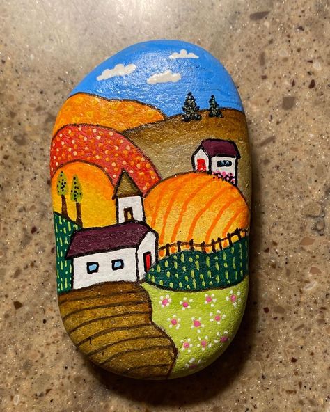 Stone Painting House, House Painted Rocks, Hobbit House Rock Painting, Cottage Painted Rocks, Painted Rocks Houses Cottages, Ladybug Rocks, Painting Words, Diy Rock Art, House On The Rock