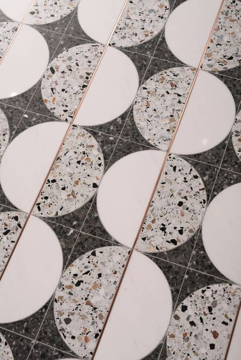 Cerchio Mosaic Dark - Decorative Materials Bathroom Inspo Interior Design, Floor Pattern Design, Art Deco Floor, House Interior Design Styles, Mosaic Bathroom, Concrete Finish, Exposed Concrete, Terrazzo Flooring, Tile Inspiration