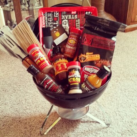 Barbecue Gift Basket Ideas, Smokers Gift Basket Ideas, Grill Gift Basket, Silent Auction Gift Basket Ideas, Basket Raffle, Canada Day Crafts, Auction Gift Basket Ideas, Raffle Ideas, Work Vibes