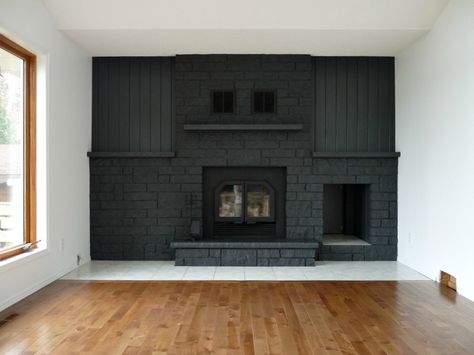 Charcoal Grey Painted Fireplace Grey Painted Fireplace, Grey Painted Brick, Contrast Painting, Painted Stone Fireplace, Stone Fireplace Makeover, Design Camino, Painted Fireplace, Grey Fireplace, White Brick Fireplace