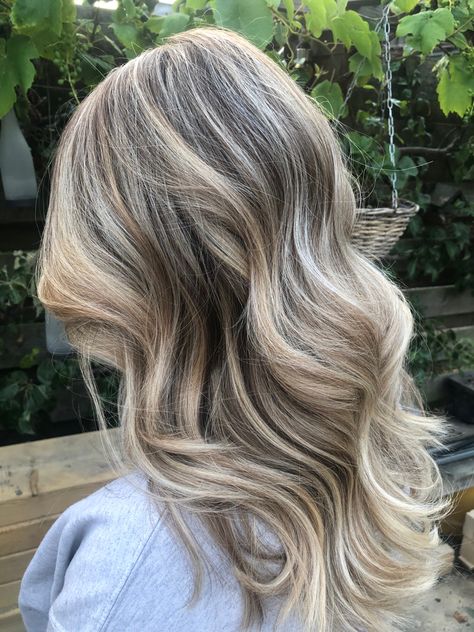 Dusty Blonde Highlights, Baby Blonde Highlights On Brown Hair, Babylights Blonde On Brown Hair, Blonde Black Highlights, Brown Hair With Chunky Blonde Highlights, Curly Balayage, Mousy Brown Hair, Beige Balayage, Babylights Blonde