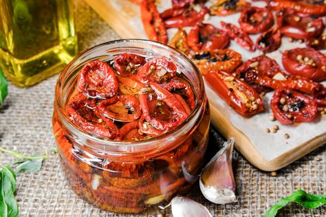 Oven-Dried Tomatoes in Olive Oil Oven Dried Cherry Tomatoes, Recipes With Cherry Tomatoes, Dried Cherry Tomatoes, Tomatoes In Olive Oil, Oven Dried Tomatoes, Banana Granola, Recipes With Whipping Cream, Catering Ideas Food, Catering Ideas