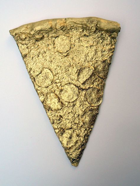 golden slice Golden Pizza, Types Of Pizza, Pizza Art, Gold Everything, All That Glitters Is Gold, Gold Aesthetic, Stay Gold, Heart Of Gold, Black And Gold