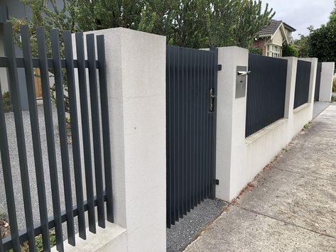 Fence Side Of House, White House Gray Roof, Batten Fence, Fence Balcony, Aluminium Fence, Gate Designs Modern, Fence Gate Design, House Fence, House Main Gates Design