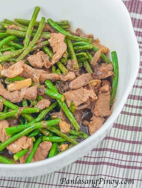 Adobong Sitaw is a vegetable dish composed of string beans cooked adobo style. As you might have noticed, almost all ingredients can be cooked using the famous adobo style - be it meat or vegetables. Sitaw Recipe, String Bean Recipes, Filipino Food Dessert, Pork Adobo, Adobo Recipe, String Beans, Philippines Food, String Bean, Filipino Recipes