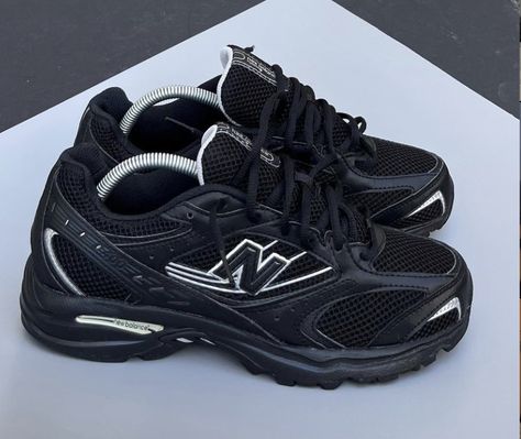 Swag Shoes Sneakers, New Balance Shoes Black, Nails Icon, Black New Balance Shoes, Streetwear Trainers, Grunge Y2k Aesthetic, Black New Balance, Shoes Streetwear, Big Shoes