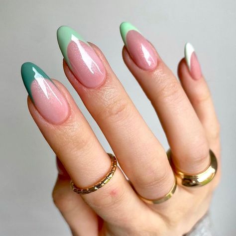 𝐓𝐡𝐞 𝐏𝐫𝐨 𝐆𝐞𝐥™️ on Instagram: “We can’t get enough of these green gradient french tips by @studiohrx 🌿⚡️ Recreate the look using Fizz for the base and gel colours Army,…” Irridescent Nails, Almond Shaped Nails Designs, Summer Nail Art Designs, Funky Nail Designs, Mint Green Nails, French Tip Nail Art, Aqua Nails, Natural Nail Art, French Tip Nail Designs