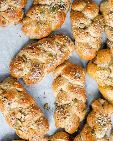 Mini Challah Bread, Mini Challah Rolls, Gf Challah Bread, Whole Wheat Challah Recipe, Whole Wheat Challah, 4 Strand Challah Braid, Mini Breads, Smitten Kitchen Challah, Challah Rolls