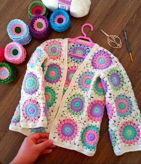 Diy Crochet Cardigan, Diy Crochet Sweater, Crochet Jacket Pattern, Crochet Baby Jacket, Crochet Baby Sweaters, Crochet Cardigan Pattern Free, Baby Cardigan Pattern, Crochet Baby Cardigan, Haken Baby