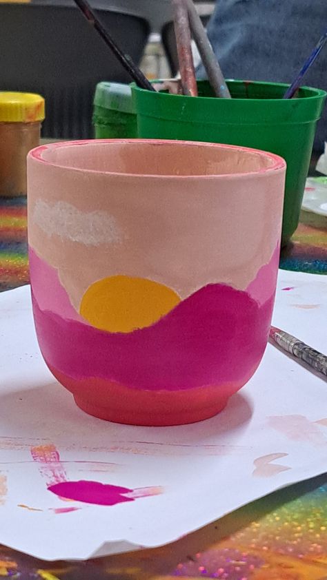 Aesthetic Pottery Painting Aesthetic Ceramic Painting Ideas, Pick And Paint Pottery Ideas, Minimalistic Pottery Painting, Sun Pottery Painting Ideas, Easy Painting Ideas On Pottery, Paint It Pottery Ideas, Retro Pottery Painting Ideas, Nature Pottery Painting Ideas, All Fired Up Pottery Ideas