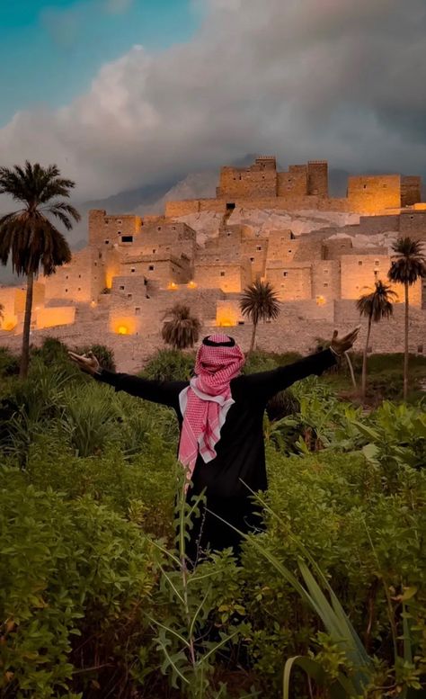 Khaleeji Culture, Saudi Arabia Aesthetic, Saudi Vibes, Saudi Art, Saudi Culture, Mud Wall, Khaleeji Lifestyle, Arab Revolt, Calming Images