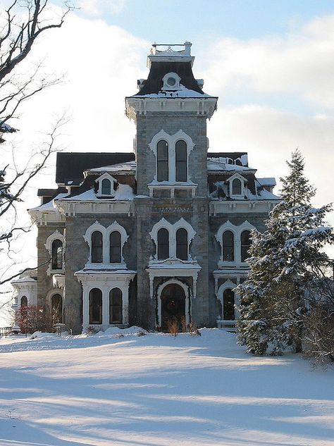 Residence Architecture, Shaped Windows, Old Mansions, Victorian Mansions, Painted Ladies, Abandoned Mansions, Victorian Houses, Victorian Architecture, Victorian House