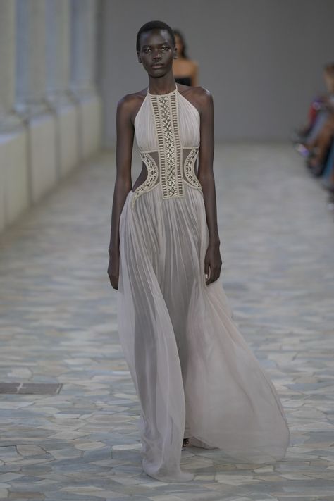 Fashion 2025, Summer 2025, Runway Dresses, Alt Fashion, Alberta Ferretti, Formal Attire, Italian Fashion, Runway Fashion, Aesthetic Clothes