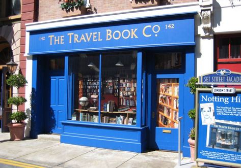 This #WanderlustWednesday finds us browsing the wares of the quaint shops of London’s Notting Hill district. (Alas, Julia Roberts and Hugh Grant are nowhere to be found.) The fictional bookstore in the film was based on a real Travel Bookshop at 13 Blenheim Crescent, off Portobello Road past Elgin Crescent.⁠ ⁠ #ReadWriteThinkDreamDo #TravelwithLevenger Notting Hill Movie Scene, Notting Hill Movie, London Quotes, Portobello Road Market, Hill Walking, British Architecture, Walks In London, Hugh Grant, London Places