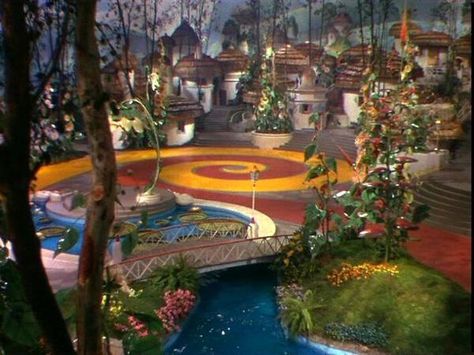 Munchkin Land - The Wizard of Oz Tv Shooting, Wizard Of Oz Movie, Wizard Of Oz 1939, Oz Movie, Land Of Oz, The Wonderful Wizard Of Oz, Ruby Slippers, Brick Road, Yellow Brick Road