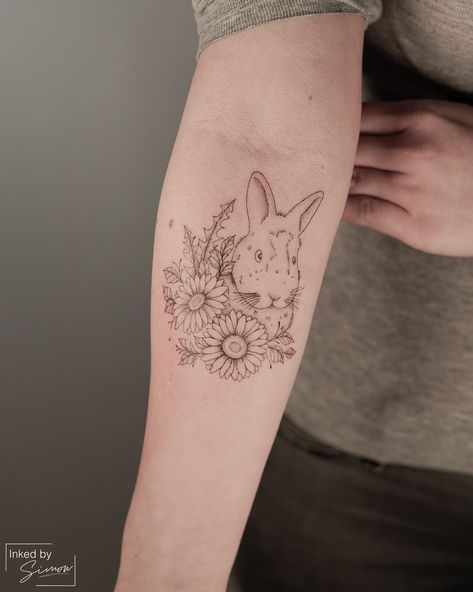 Bunny And Flower Tattoo, Bunny Tattoo, Tattoo Floral, Bunny Tattoos, Rabbits, Geometric Tattoo, Flower Tattoo, Tattoos, Floral