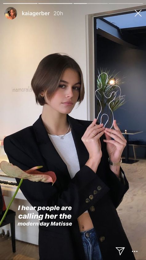 Kaia Gerber Is Closing Out 2019 With Her Shortest Haircut Yet Super Short Haircuts, Cut Her Hair, Shot Hair Styles, Short Bob Haircuts, Kaia Gerber, Girl Short Hair, Short Hair Haircuts, Cut My Hair, Grunge Hair