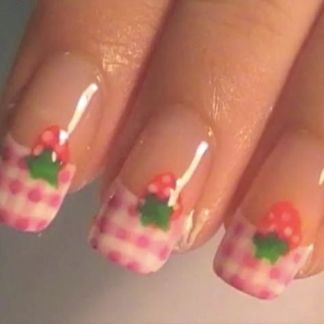 Fluttershy Nails, Gyaru Nails Short, Kawaii Pink Nails, Short Kawaii Nails, Cutecore Nails, Pink Strawberry Nails, Strawberry Shortcake Nails, Gingham Nails, Nails Strawberry