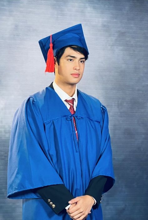 Deib Lohr Enrile, He's Into Her, Career Woman Fashion, Signing Off, Donny Pangilinan, Best Boyfriend, Career Woman, 24 Years Old, Academic Dress