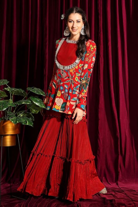 Buy Red Crepe Silk Embroidery Round Jumpsuit And Printed Tunic Set For Women by Aayushi Maniar Online at Aza Fashions. Wedding Guest Outfit Ideas, Flared Bottoms, Red Wedding Dress, Indian Dresses Traditional, Dress Neck Designs, Traditional Indian Outfits, Career Fashion, Stylish Blouse Design, Stylish Party Dresses