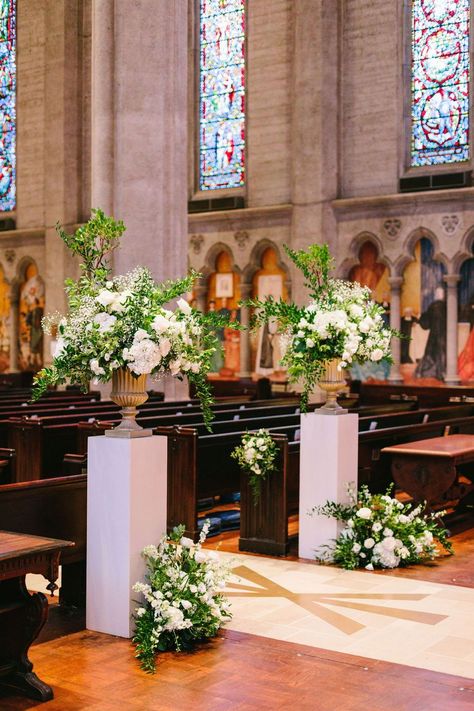 Church Alter Flower Decoration Wedding, Wedding Aisle Pedestal, Cathedral Wedding Flowers, Wedding Flower Altar, Church Altar Wedding Decorations, Alter Arrangements Wedding, Church Wedding Decorations Alter, Altar Wedding Flowers, Wedding Church Aisle Decorations