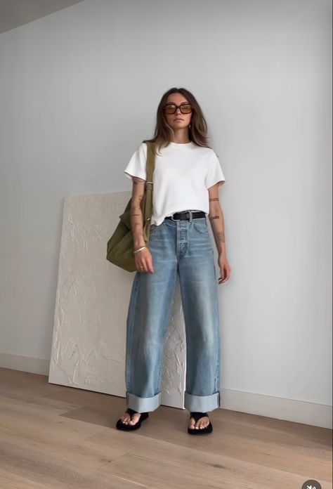 Normcore Summer Outfits, Normcore Fashion Summer, Vomero 5 Outfit Woman, Minimalist Relaxed Fit Summer Shirt, Relaxed Fit Wide-leg Washed Pants, Effortless Wide-leg Pants With Relaxed Fit, Fitted Minimalist T-shirt For Everyday, Minimalist Basic Style Relaxed Fit T-shirt, Minimalist Ootd