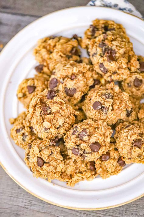 Flourless Chocolate Chip Breakfast Cookies Banana Peanut Butter Chocolate Chip, Peanut Butter Chocolate Chip Cookie Recipe, Banana Peanut Butter Chocolate, Cc Cookies, Cookie Healthy, Oat Chocolate Chip Cookies, Peanut Butter Banana Cookies, Sun Butter, Peanut Butter Chocolate Chip Cookie