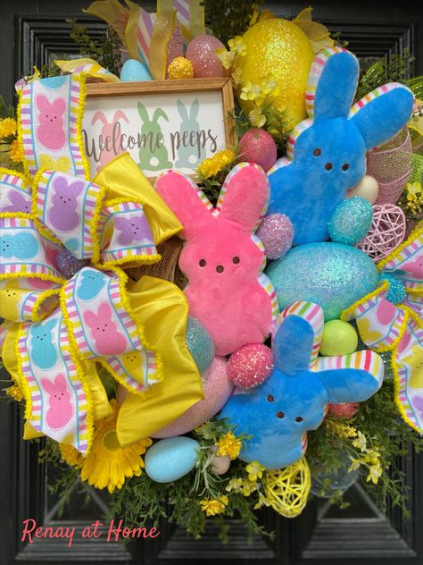 Peep Wreath Diy, Peeps Wreath, Profitable Crafts, Easter Wreath Diy, Easter Stuff, Easter Craft Decorations, Holiday Deco, Peter Cottontail, Easy Easter Crafts