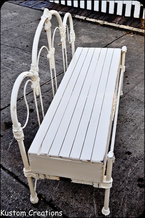 Custom bench made from old wrough iron headboard, footboard and bed frame. Metal Headboards, Bed Frame Bench, Iron Headboard, Headboard Benches, Old Bed Frames, Custom Bench, Furniture Upcycle, Iron Bed Frame, Iron Bed