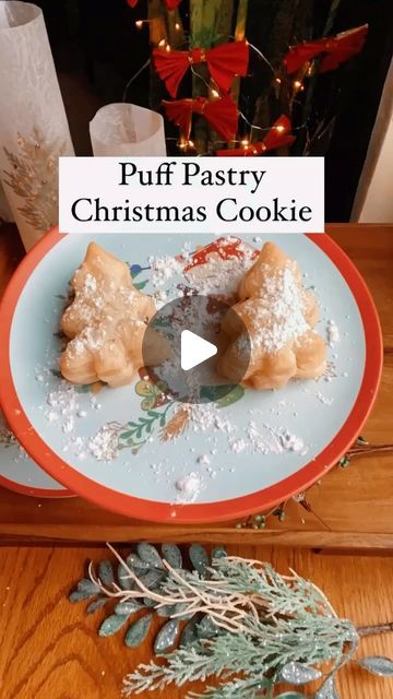 Tara Rondinelli on Instagram: "The easiest Christmas cookie! These puff pastry cookies are a must try this holiday season🌲😍  Here’s what you’ll need: *Package of puff pastry *Chocolate pieces *Powdered sugar  Here’s how to make them:  1️⃣Preheat oven for 400 degrees. 2️⃣Cut out tree shapes from the puff pastry dough.  4️⃣Put the first layer of dough on a pan, lined with parchment paper. 5️⃣Place a piece of chocolate on top of the first layer of dough. 6️⃣Place another layer of dough on top of the chocolate, pinching the pieces of dough together.  7️⃣Bake for about 12 minutes or until dough turns light brown. 8️⃣Let the cookies cool and sprinkle with powdered sugar✨  Enjoy!  Save this for later!  #christmasrecipes #holidayrecipes #christmascookies #diychristmas #easyrecipes #simplerecipes Puff Pastry Christmas Cookies, Christmas Puff Pastry Desserts, Puff Pastry Christmas Desserts, Puff Pastry Shapes, Puff Pastry Christmas Tree, Puff Pastry Chocolate, Puff Pastry Cookies, Easy Puff Pastry Desserts, Nutella Puff Pastry