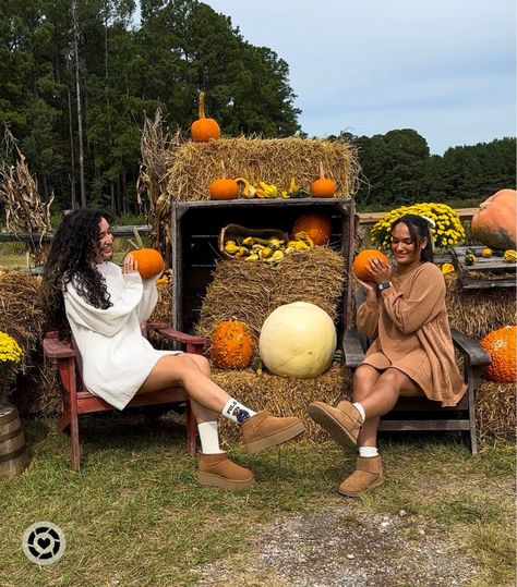 Pumpkin patch outfits. Fall outfits. Fall fashion trends 2023. UGG ultra mini platform boots. Fall Outfits Boots, Ugg Ultra Mini Platform, Pumpkin Patch Outfits, Patch Outfit, Ugg Ultra Mini, Pumpkin Patch Outfit, Turtleneck Dress, Trends 2023, Mock Turtleneck