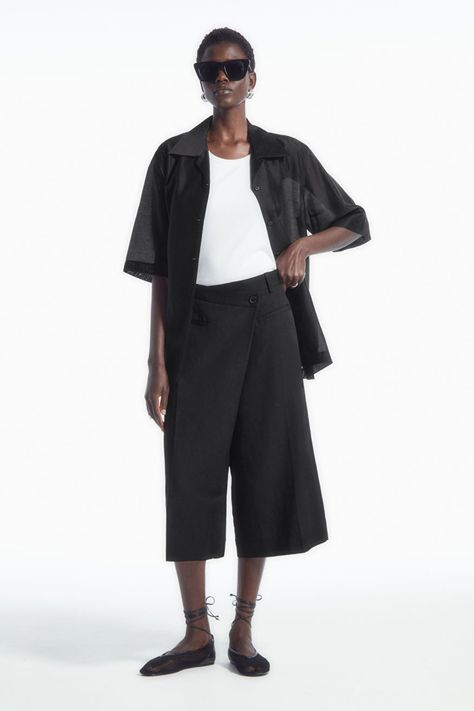 WRAP-FRONT CULOTTES - BLACK - Trousers - COS Cos Clothes, Tailoring Jeans, Denim Suit, Denim Sweater, Tshirt Skirt, Cardigan Top, Lovely Things, Pant Shirt, Dress Trousers