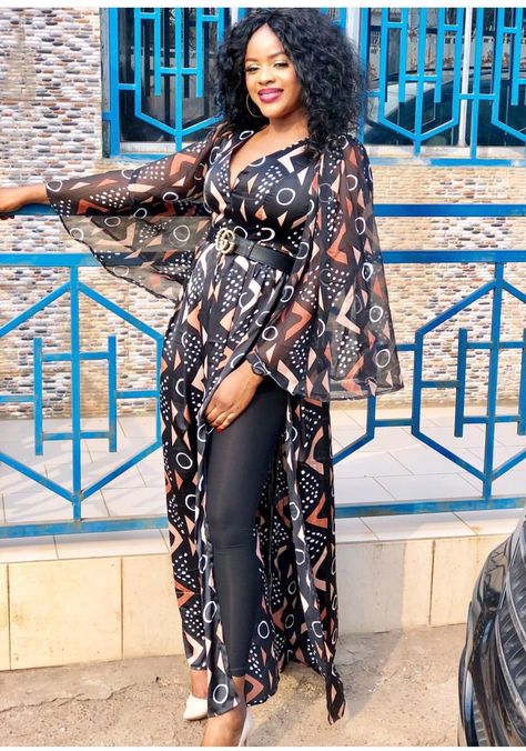 Casual Gowns, Looks Pinterest, Mode Kimono, Dresses Design, Afrikaanse Mode, African Dresses Modern, Africa Dress, Look Plus Size, African Maxi Dresses