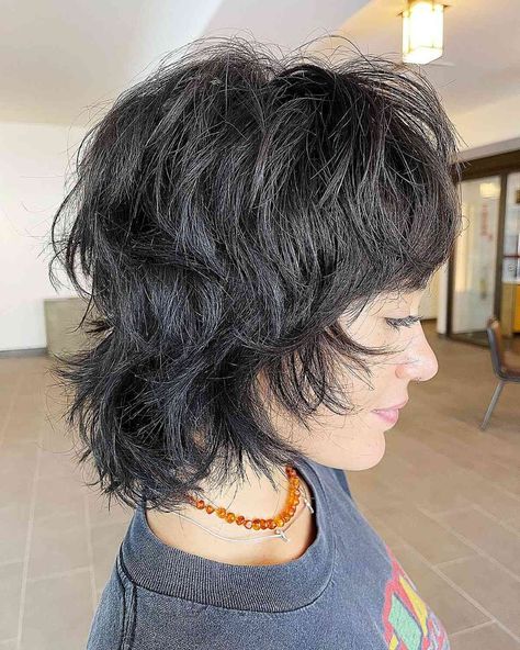 66 Hottest Shag Haircut Ideas Women are Getting Right Now Modern Shag Haircut, Short Shaggy Haircuts, Short Shag Haircuts, Textured Haircut, Shaggy Short Hair, Short Shag Hairstyles, Short Hair Trends, Edgy Hair, Short Hair Haircuts