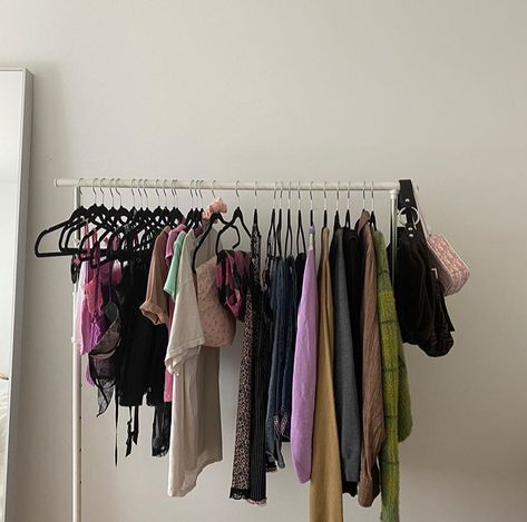 Hangers Aesthetic, Model Clothing, 2023 Mood, Uni Room, Clothing Displays, Hanging Closet, Girl Bedroom Designs, Model Outfits