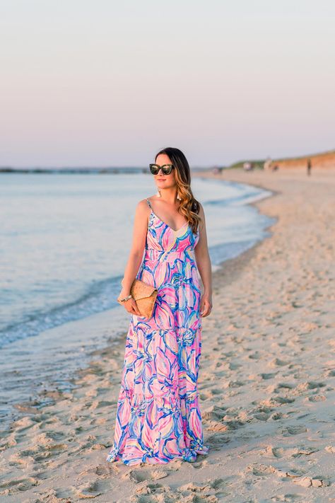 A Nantucket Getaway with White Elephant and Lilly Pulitzer Maxi Dress On Beach, Beach Vacation Dress, Beach Dresses Summer Maxi, Vacation Dress Outfits, Bahamas Outfits, Ladies Beach Wear, Beautyfull Places, Dress Pantai, Coastal Cocktail