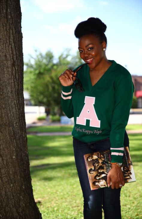 Vintage Alpha Kappa Alpha Sweater Alpha Kappa Alpha Sweater, Aka Outfits, Black Fraternities, The Ivy League, Greek Paraphernalia, Skee Wee, Aka Sorority, Vintage Varsity, Varsity Sweater