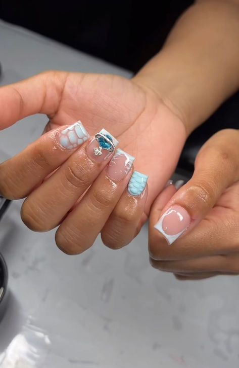 Short Squat Nails, Short Acrylic Nails Ideas Square, Cute Short Nail Sets French Tip Square, Cute Short Nail Sets Blue, Blue Charm Nails, Mini Nails Design, Blue Nail Ideas Acrylic, Blue Nails Short Square, Shortie Nail Ideas