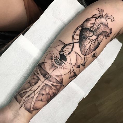 Anatomical Tattoos, Geometric Tattoo Sleeve Designs, Anatomy Tattoo, Doctor Tattoo, Science Tattoos, Brain Tattoo, Nurse Tattoo, Medical Tattoo, Rose Tattoos For Men