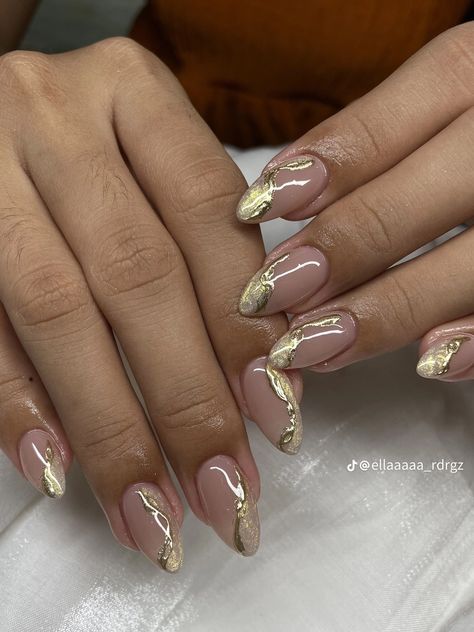 Good Detail Nails, Golden Nail Art Design, French Manicure With Gold Accent, Pearl And Gold Nails, Acrylic Claws, Golden Nail Art, Bad Nails, Hoco Nails, Green Acrylic Nails