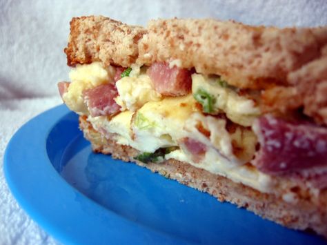 An old standby, you can quickly whip this up for breakfast, lunch or supper. Denver Sandwich, Colorado Recipes, Keto Eggs, Hearty Food, Colorado Food, Chicken Spinach, Yummy Meals, State Foods, Spinach Lasagna