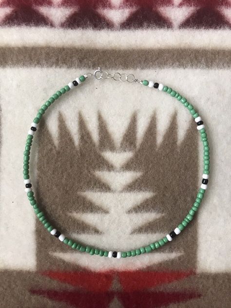 Western Beaded Jewelry Country, Western Style Beaded Bracelets, Native Jewelry Beaded, Western Seed Bead Bracelets, Beaded Western Necklace, Green Beaded Choker, Beaded Western Jewelry, Western Seed Bead Necklace, Western Beaded Jewelry